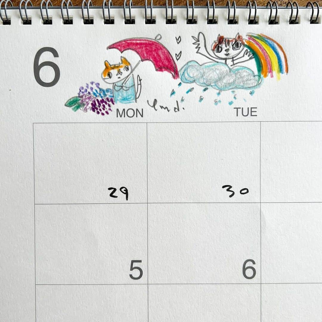 山田稔明さんのインスタグラム写真 - (山田稔明Instagram)「六月のイラストも好き。「Rain won't stop me」とは「アメニモマケズ」という意味です。今月も充実した1ヶ月になりますように。 #山田稔明カレンダー」6月1日 8時26分 - toshiakiyamada