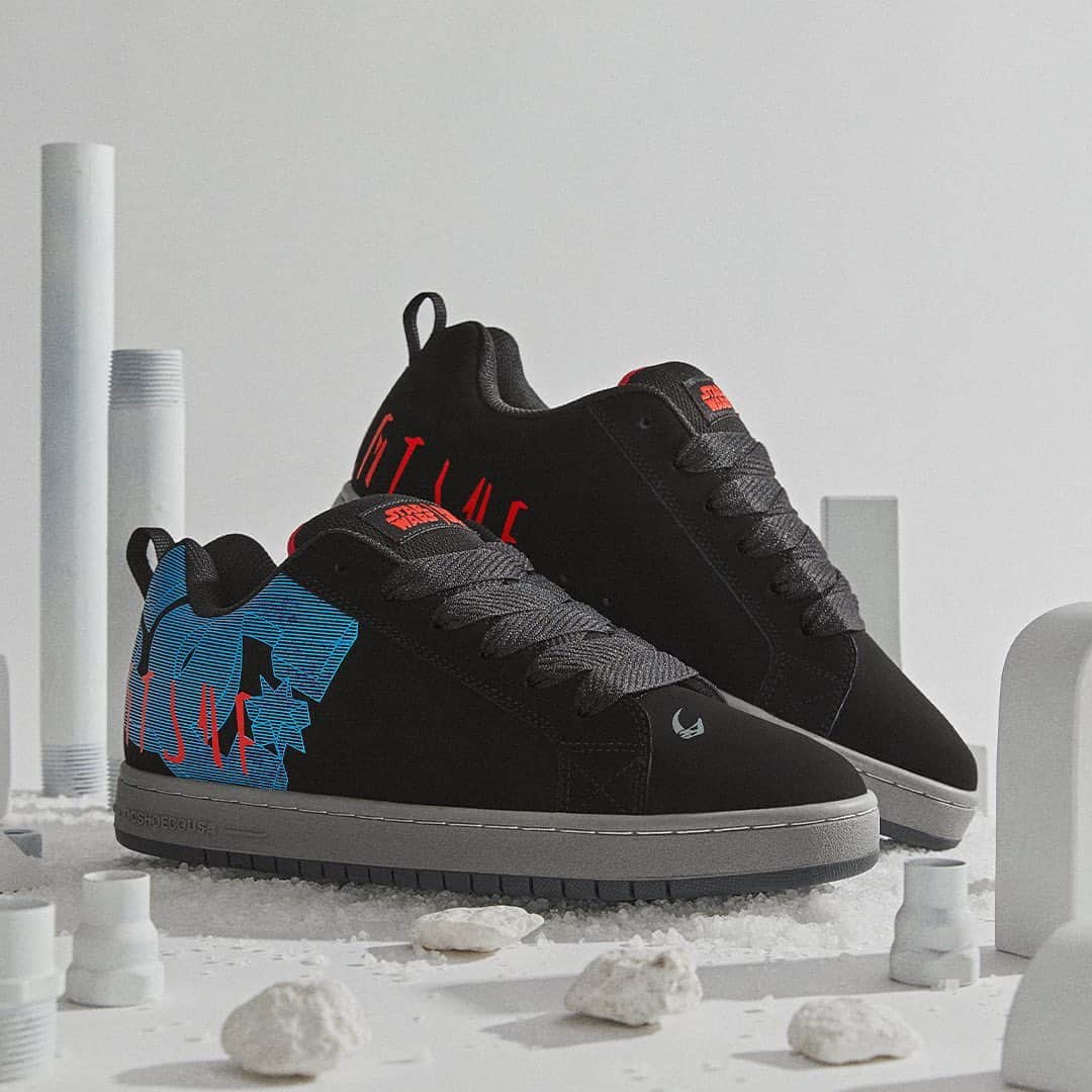 DCシューズのインスタグラム：「The Mandalorian™ Court Graffik - part of the Star Wars™ Essentials Collection.   Available now online 👈  #starwarsxdcshoes #starwars #mandalorian」