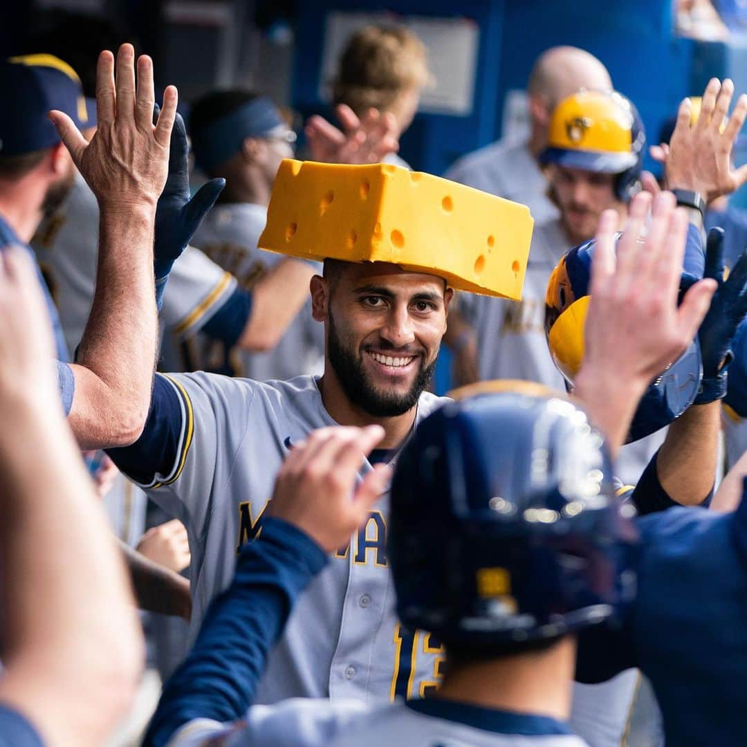 ミルウォーキー・ブルワーズさんのインスタグラム写真 - (ミルウォーキー・ブルワーズInstagram)「First home run as a Brewer!   #ThisIsMyCrew」6月1日 8時49分 - brewers