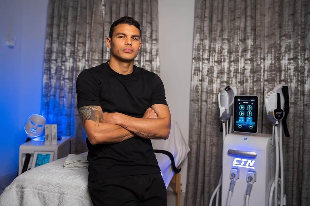 チアゴ・シルヴァのインスタグラム：「The world's most advanced recovery technology by @ctn.fi helps you to perform at your best. CTN.FI has a wide range of high tech devices to tackle all of your recovery needs.  ⁠ Visit CTN.FI for more information on their range of advanced recovery devices  -⁠ #cryotherapy #cryotechnordic #ctn #xcryo #ecabin #xtone #ledpro #oxypro #musclerecovery #painmanagement #wellness #wellbeing #coldtherapy #madeinfinland #sportsrecovery #recovery」