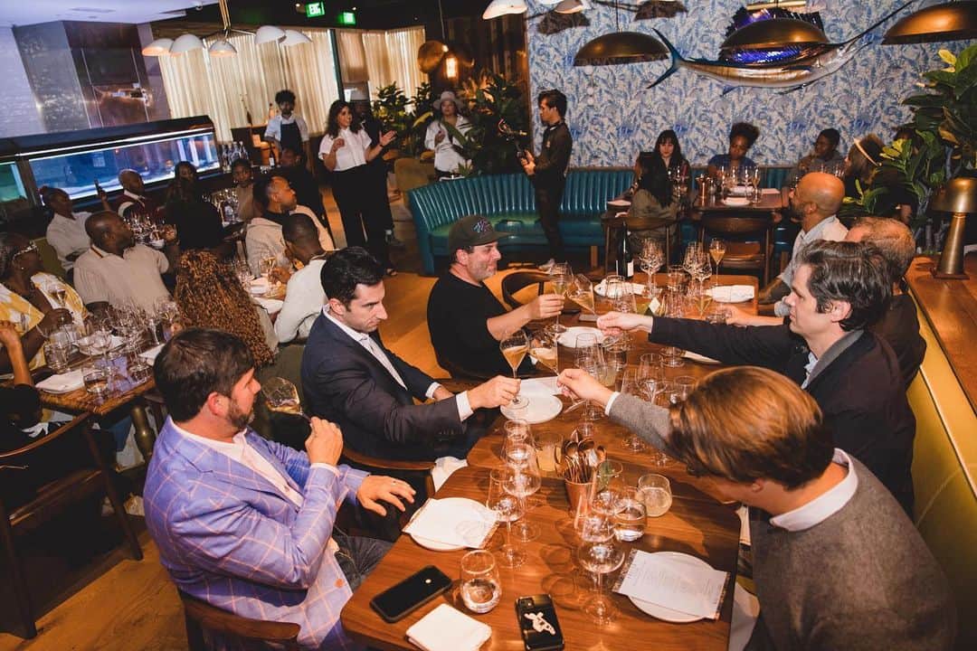 ドウェイン・ウェイドさんのインスタグラム写真 - (ドウェイン・ウェイドInstagram)「Amazing things happen… When We Gather @wadecellars 🍷」6月1日 9時45分 - dwyanewade