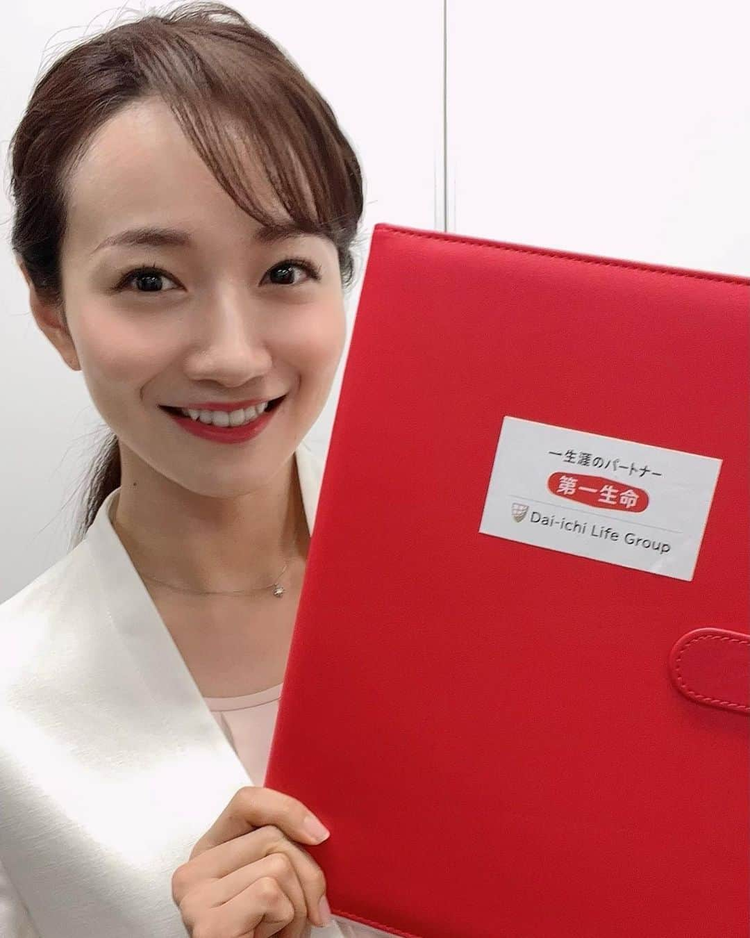 松原江里佳さんのインスタグラム写真 - (松原江里佳Instagram)「📕ご案内📕 第一生命「キャリカレチャンネル」 に出演しています🤗 「https://youtu.be/kkOBELARqdg」 ストーリーからも飛べます💡 シリーズで合計7本！ 撮影は、毎日が新しい出会いと発見ばかりで 本当に楽しかったです❤️ ぜひチェックしてみてください🎵 ♡ ♡ #第一生命  #キャリアカレッジ  #取材  #生命保険  #スターダスト #フリーアナウンサー  #でこ」6月1日 10時05分 - erika_matsubara