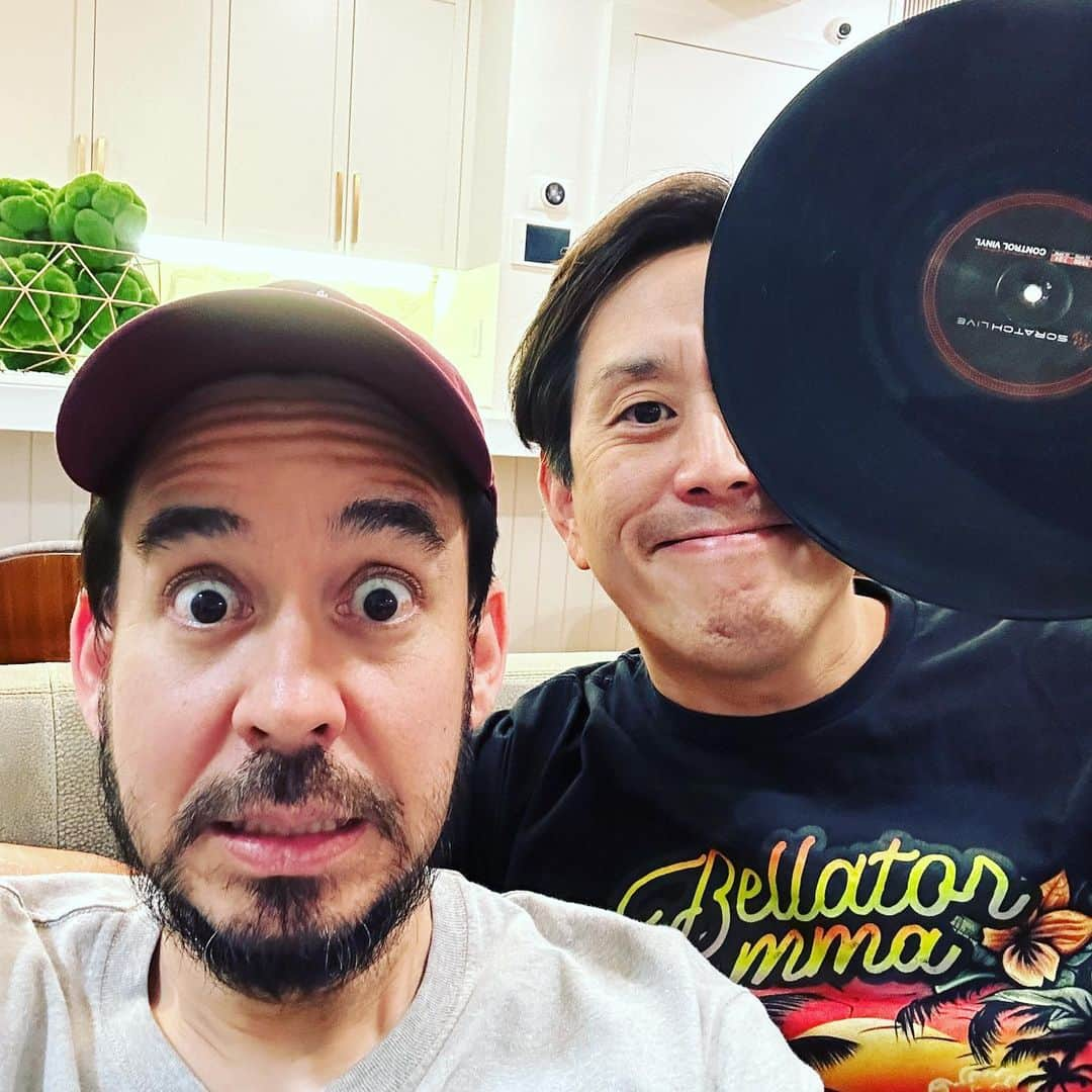 マイク・シノダさんのインスタグラム写真 - (マイク・シノダInstagram)「For a good time, follow @mrjoehahn」6月1日 10時13分 - m_shinoda