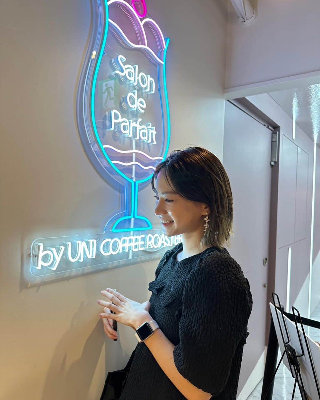 金子織江さんのインスタグラム写真 - (金子織江Instagram)「☕️☕️☕️  すごく前の写真達がフォルダーに たまってしまっているので、 少しずつ頑張って載せていこう🥹  横浜で妹とカフェをした日… コーヒーが大好きな私は、ついつい coffeeという文字をみると入り たくなってしまいます☕️💕笑 たまたま歩いている時にみつけた カフェがとっても可愛いかったです‼︎  甘いコーヒーはあまり好きでは ないけど、ここのコーヒーは 美味しかったです❣️  @unicoffeeroastery   #cafe #coffeetime #cafetime  #カフェ #カフェめぐり  #カフェ好きな人と繋がりたい  #コーヒー好きな人と繋がりたい  #unicoffeeroastery  #salondeparfait  #yokohama #155cmコーデ  #平均身長コーデ  #韓国ファッション」6月1日 10時56分 - orie_kaneko44