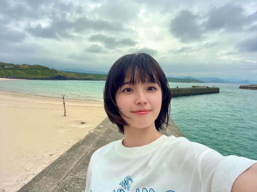 のインスタグラム：「お久しぶりの投稿です！ なんと役作りで伸ばしていた髪を切りました！みなさんに早くお知らせしたいなぁ💭 お楽しみに🩵」