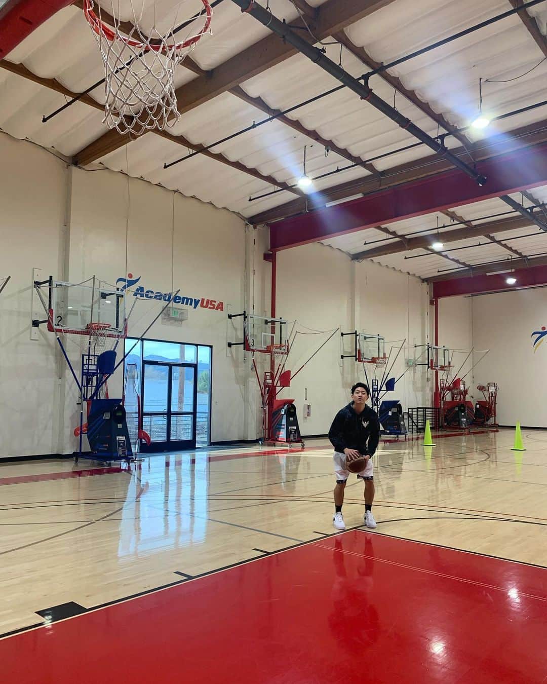 大原亞紋のインスタグラム：「１．２．３🏀  #fenix #inthelab #japan #basketball #academyusa #nba #workout #training #skil #ロサンゼルス #アメリカ #海外 #バスケ #nike #ツアー #キャンプ #シュート」