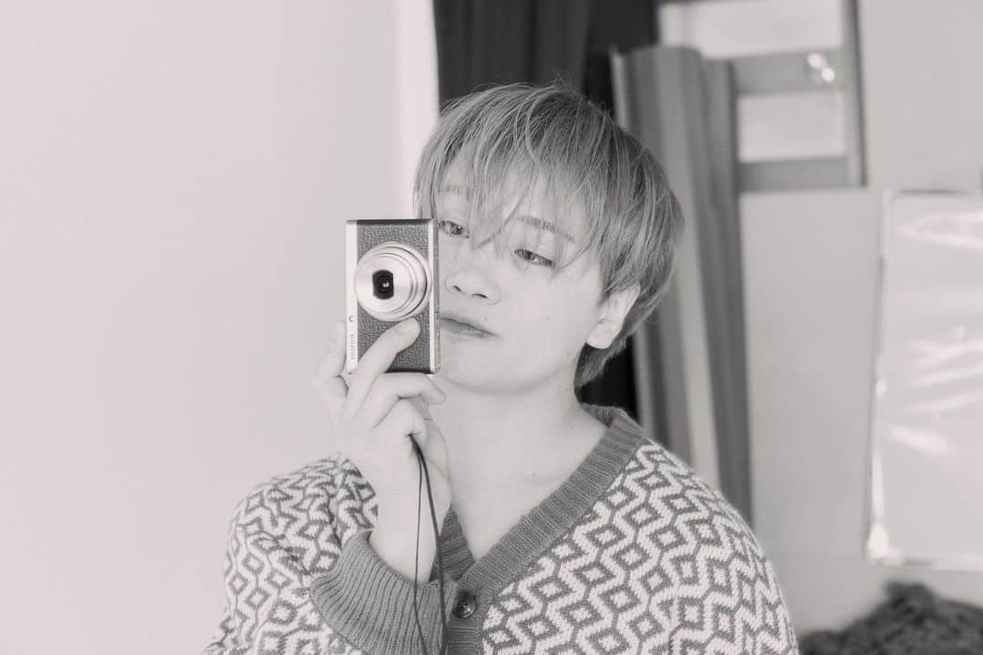 のインスタグラム：「6️⃣ #6月 #こんちわ #カレンダー #swag  #カレンダー通販６月４日までよん」