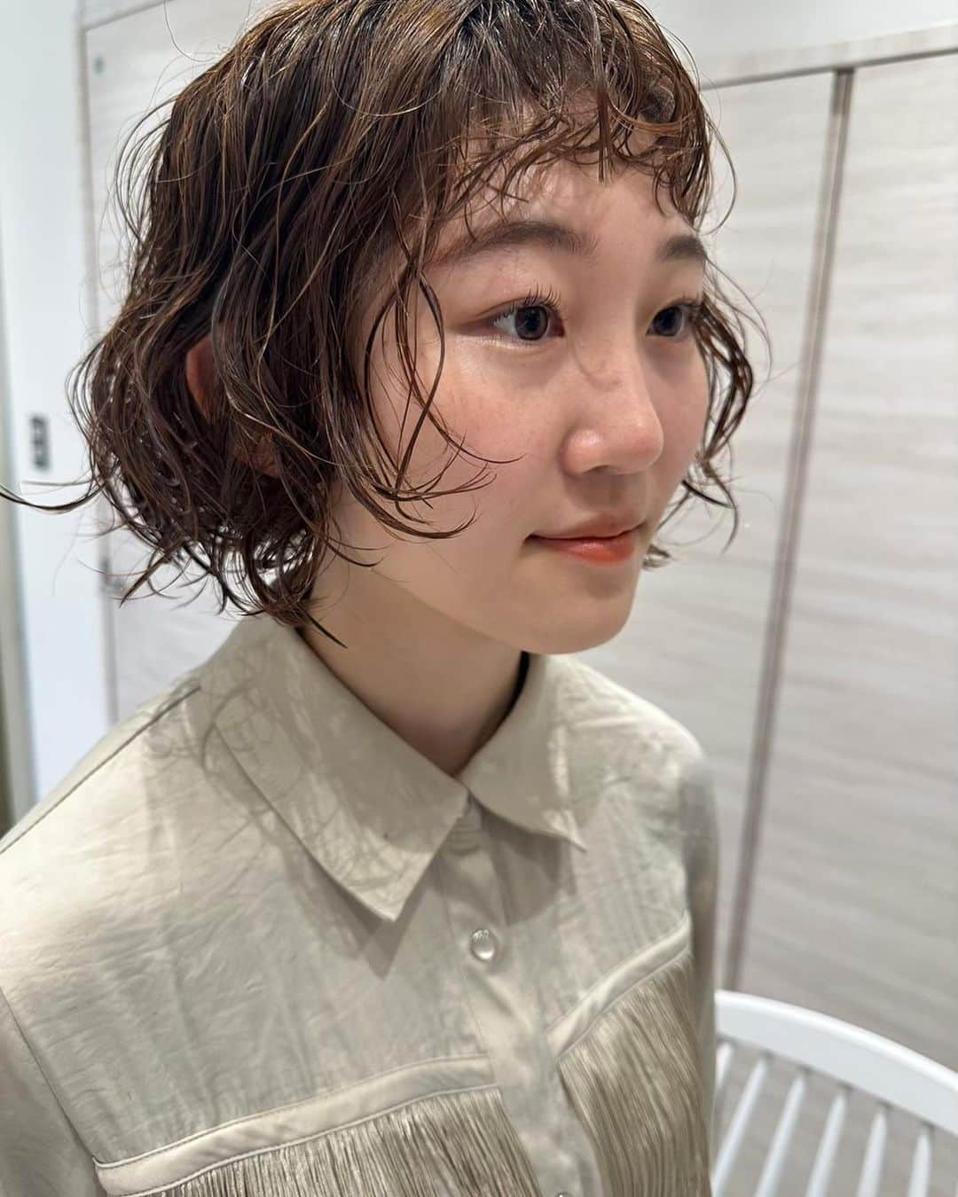 F. 梅田・中崎町エリアにある 美容室のインスタグラム：「.  ショートボブパーマ👩🏼‍🦱」