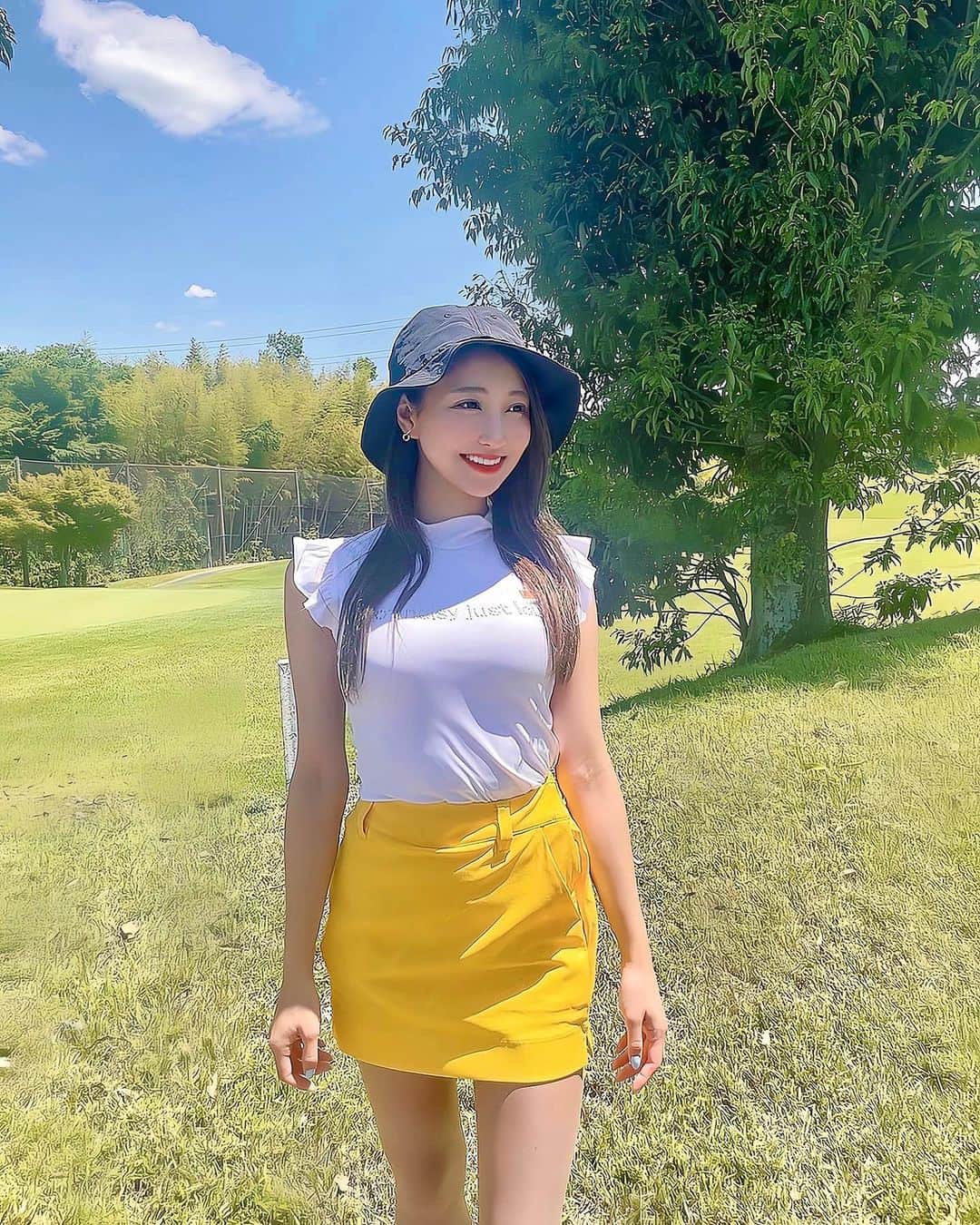 のインスタグラム：「最近届いたウェア🍋 @loudmouth_japan_official  ⛳️サイズＳ  トップス沢山着回ししたい☺️  #ゴルフ初心者#ゴルフウェア #女子ゴルフ #ゴルフ男子 #ゴルフコーデ #ゴルフ女子コーデ  #ゴルフ好き#ゴルフ練習 #ゴルフうまくなりたい #ゴルフすきな人と繋がりたい #ゴルフのある生活 #golfwear #여행스타그램　#高尔夫球 #골프스타그램#golflife #golfgirl #golf」