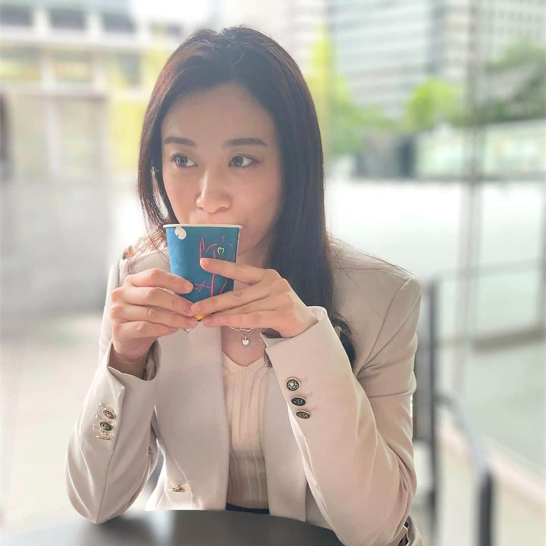 鈴木芳奈のインスタグラム：「6月だーい ☕️飲んでまったりいきましょ …そろそろ🍜食べたい」