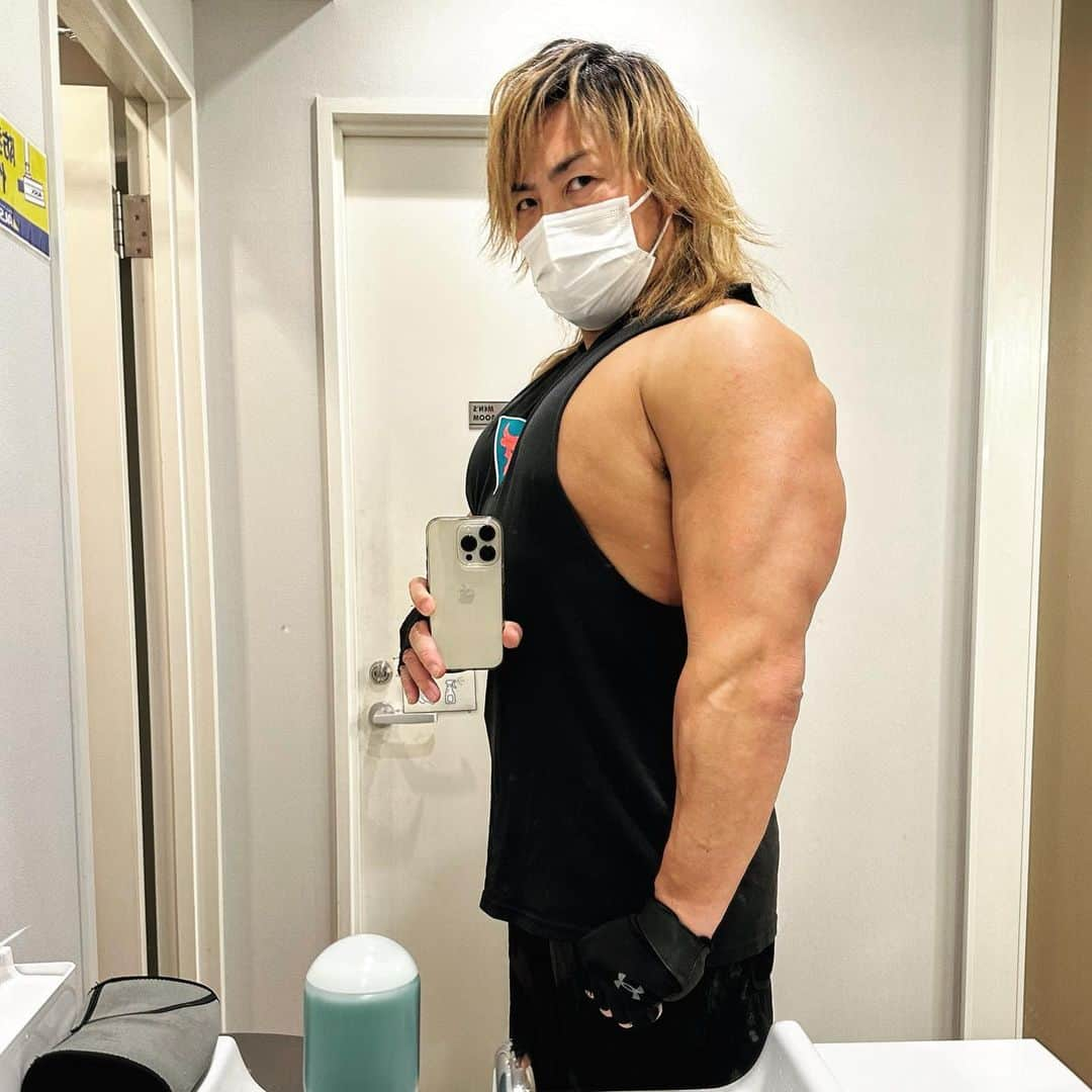 棚橋弘至さんのインスタグラム写真 - (棚橋弘至Instagram)「#腕トレ #armday #三頭筋 #triceps #二頭筋 #biceps   二頭と三頭を、一緒にやるとパンプ感いい👍」6月1日 12時25分 - hiroshi_tanahashi