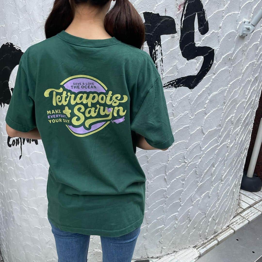 彼方茜香のインスタグラム：「受注販売のお知らせ♥ 6月3日(土)12:00〜 Tetrapots×SarynコラボTシャツ 受注販売受付開始します·͜·  イベントにご来店できなかった皆様是非ご購入下さい♪ カラーはグリーンとホワイトの2色展開です‪\♡︎/︎  #テトラポッツ  #セリーン  #SarynT来てる人見つけたら  #声かけますね」
