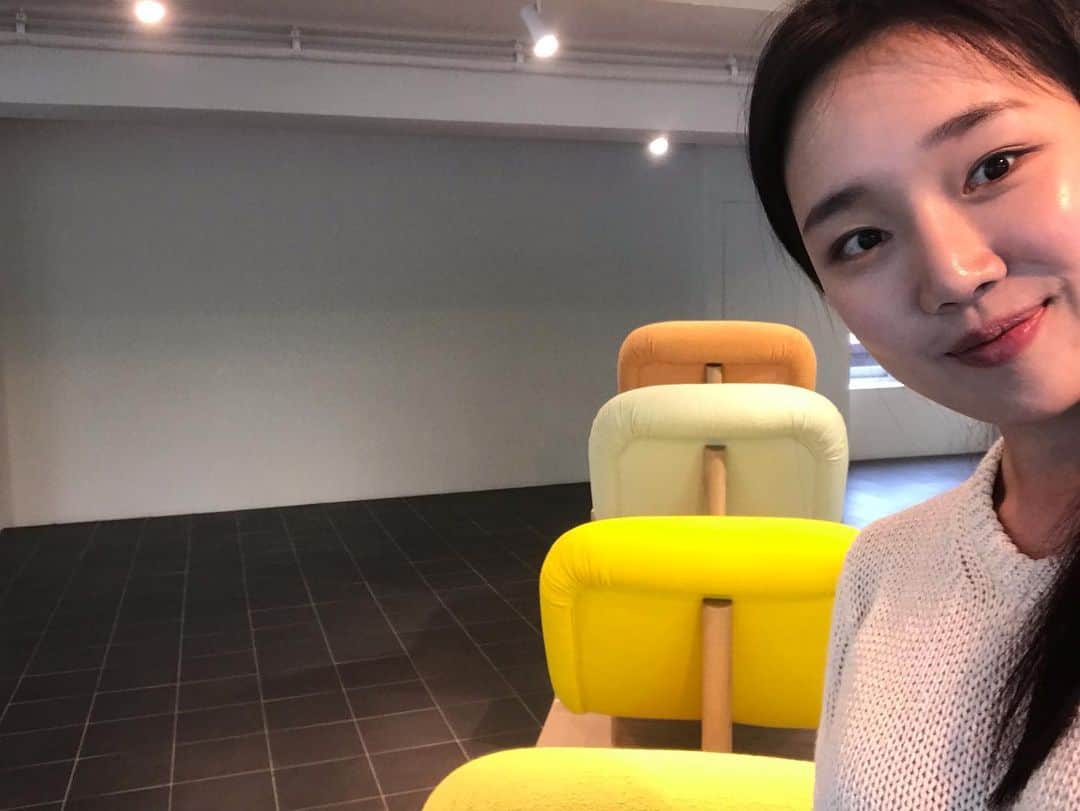 チョン・ヨンジュさんのインスタグラム写真 - (チョン・ヨンジュInstagram)「예쁘고 멋진 공간 💛🧡💚 @wekino #위키노」6月1日 12時48分 - tosignifie