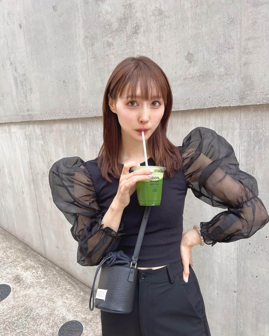 森彩香さんのインスタグラム写真 - (森彩香Instagram)「🍵 またまた少し髪色をぴんくくして、もう時期梅雨だから酸性ストパーかけました🫶🏻☔️🍬 　　 酸性ストパーだと髪も普通に巻けるし自然なストレートになるからすごく好き！ 　　 さゆりちゃんいつもありがとう🍊🤍 @sayuri.loness 　　 　　 　　  　　 　　 　　 .」6月1日 13時13分 - ayarin_6v6