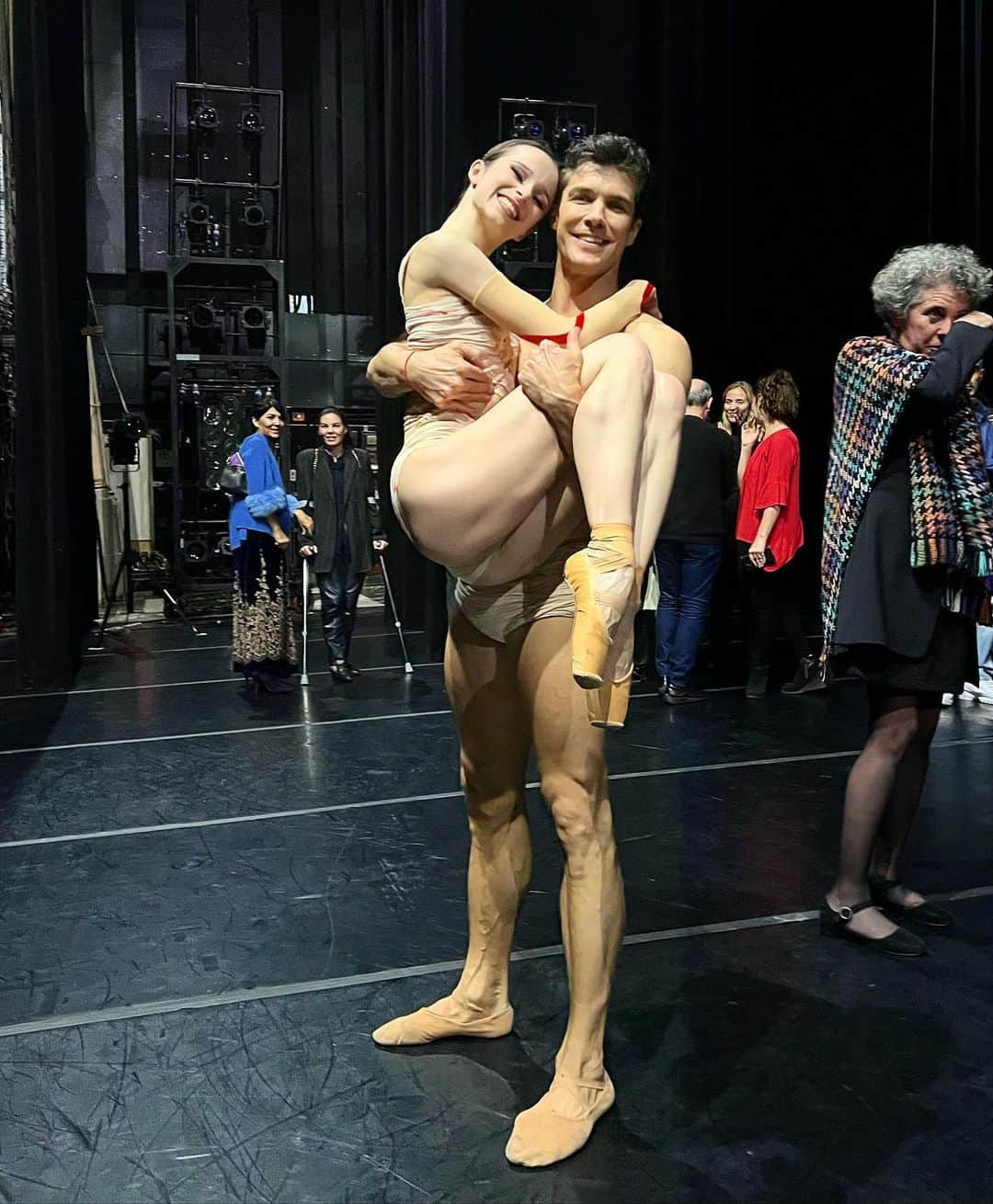 ロベルト・ボッレのインスタグラム：「Thank you @marachok for your beautiful art. It was a pleasure sharing the stage with you.  See you very soon! 🇮🇹❤️❤️ #caravaggio @teatrocolon @balletestableteatrocolon @officialrobertobolle」