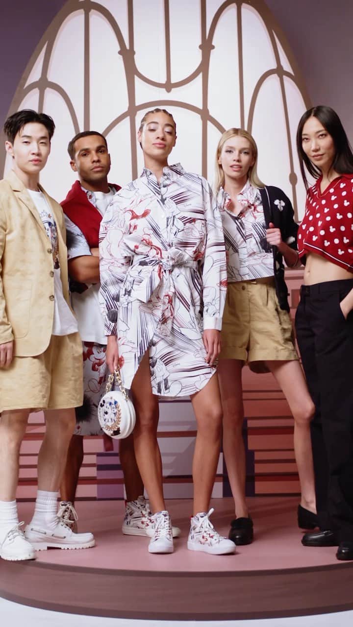 Tommy Hilfigerのインスタグラム：「Join Manga Mickey and friends as they reimagine college prep style with #DisneyXTommy. #Disney #DisneyStyle #MickeyFriendsStayTrue」