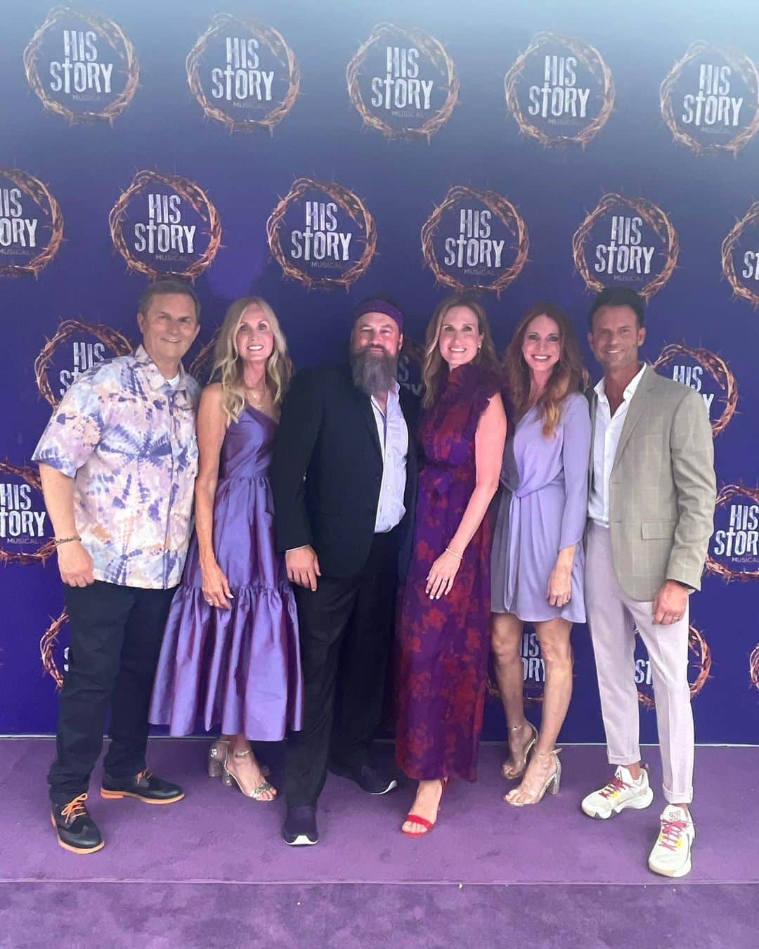 コリー・ロバートソンのインスタグラム：「3 NIGHTS OF PRAYER: I’ve been telling you about this special musical we are a part of @hisstorythemusical in a giant tent in Dallas, Tx. @grandscapetx 5 nights a week we get to share the story of Jesus in a beautiful, powerful, artful way. Night after night there are people in tears in the audience, people spontaneously gathering up to pray in corners of the tent after the last song. The things people have written in the reviews about how this musical has impacted them have been so incredible!   This weekend we felt God tug on our hearts to have a specific time of prayer in the @hisstorythemusical tent. After the last performance each night we are going to have a time of prayer and worship.  ALL ARE WELCOME 🙏 We are making the tickets for those performance on FRIDAY 8pm, SATURDAY 8pm AND SUNDAY 6pm night FREE because we do not want any barriers to you being there with us!  You can go to hisstorythemusical.com/pray to RSVP and reserve your seat or just show up! We’ll keep the doors open until we’re full. Doors open at 7pm Friday and Saturday and 5pm Sunday.   We are in full anticipation for what God is going to do in that tent this weekend. “Therefore I tell you, whatever you ask for in prayer, believe that you have received it, and it will be yours.” ‭‭Mark‬ ‭11‬:‭24‬ ‭ SEE YOU THERE!!」
