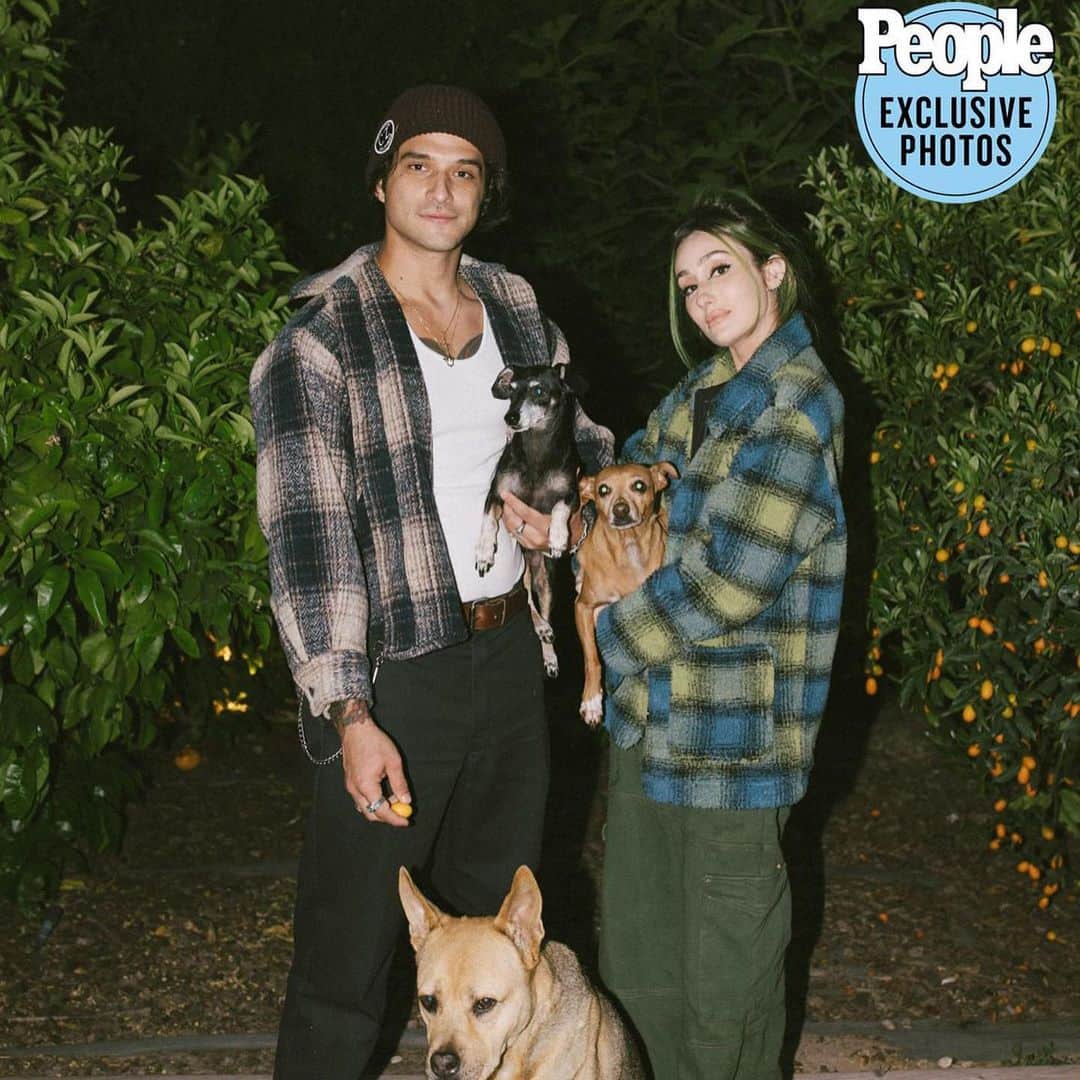 People Magazineさんのインスタグラム写真 - (People MagazineInstagram)「Tyler Posey is ready to say "I do!" 💍 The Teen Wolf alum popped the question to his girlfriend of two years, singer Phem, during a romantic walk along the beach earlier this year. ❤️ Get all the details at the link in our bio. | 📷: Alex Nena」6月1日 23時07分 - people
