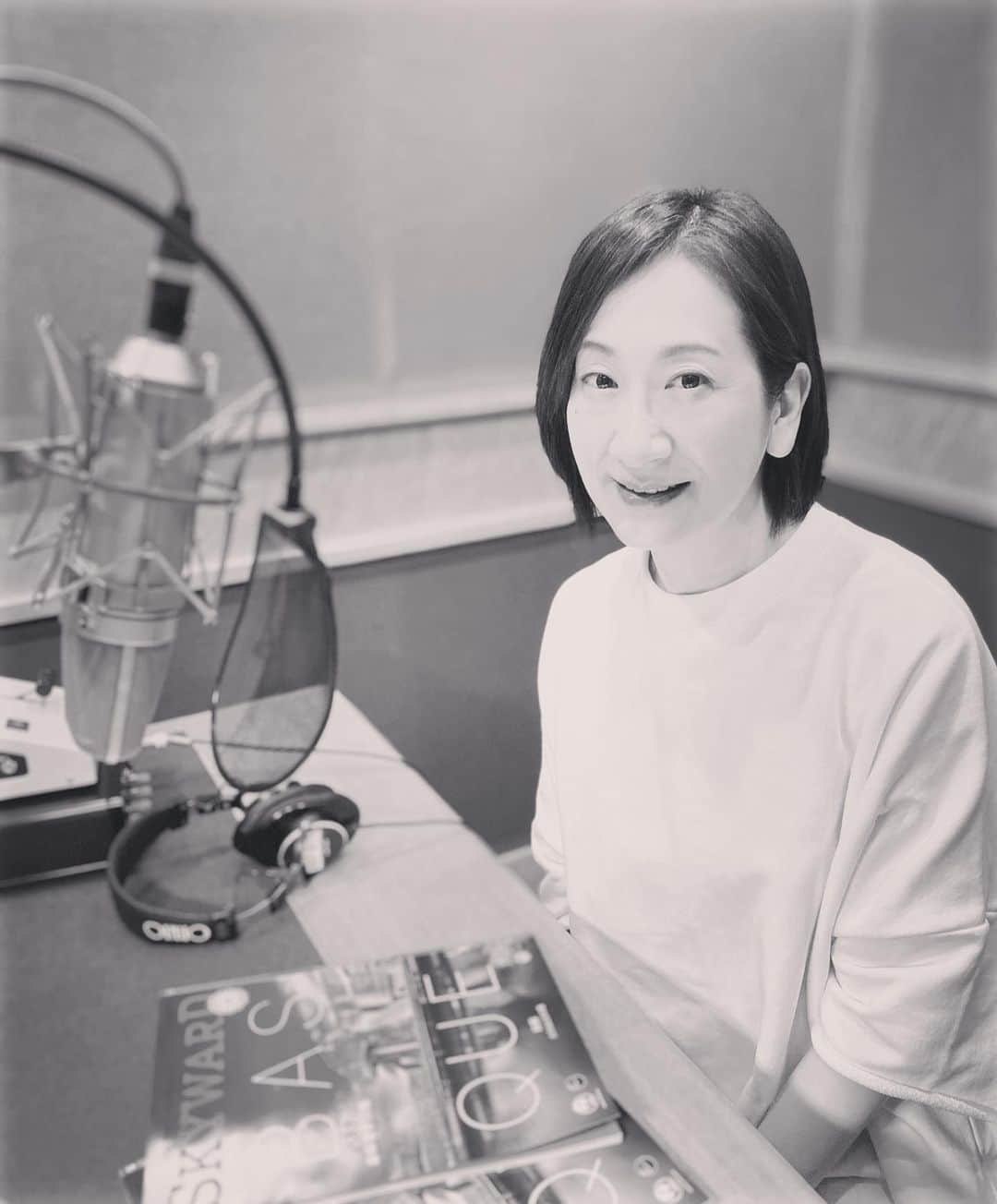 岡村有里子さんのインスタグラム写真 - (岡村有里子Instagram)「【お知らせです🙌】 JAL国際線の機内オーディオ番組でプレゼンターを担当しています。  JAL Special「Wonderful Movie Songs」 （6月＋7月）  懐かしの曲から近年のヒット曲まで。 様々な”Movie Song”をご紹介しています。  空の旅のお供に、是非お聴きください✈️  私もそろそろ旅に出ようと計画中〜〜☺︎」6月1日 23時19分 - yuriko_okamura