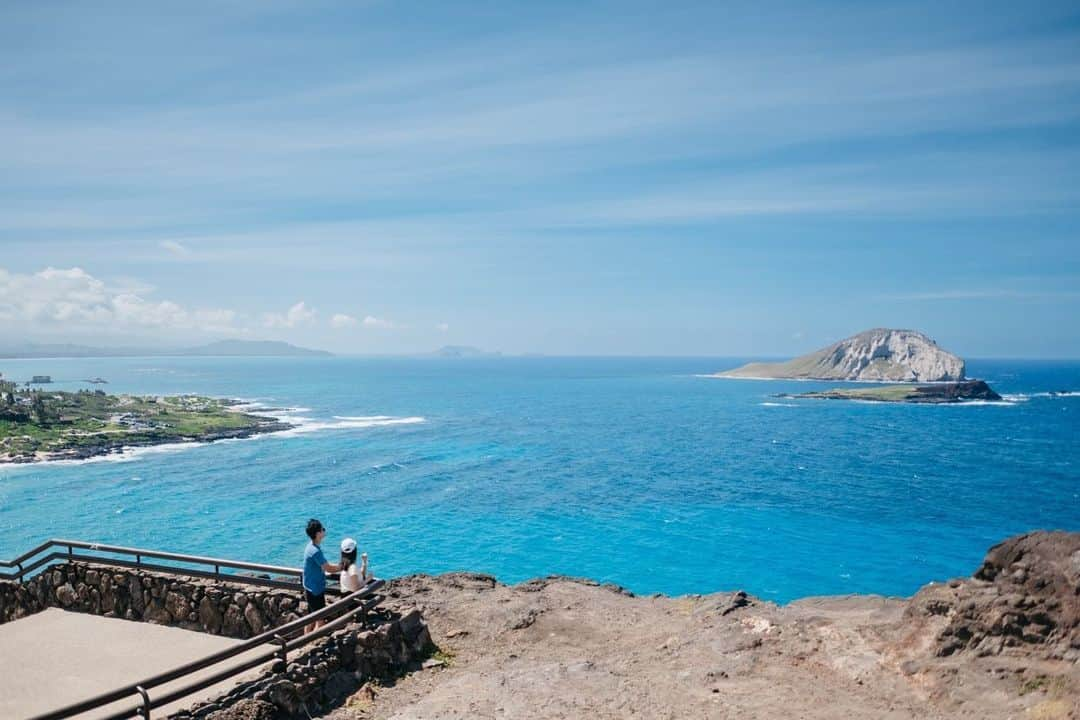 岩間恵さんのインスタグラム写真 - (岩間恵Instagram)「後ろ姿シリーズ🌊  ひとつ前の投稿にたくさんのコメント ありがとうございました✨ 良い週末をお過ごしください😽  photo by @sakaken   #もう6月 #あっという間だね #背中で語る #なんつて」6月1日 23時38分 - iwamame