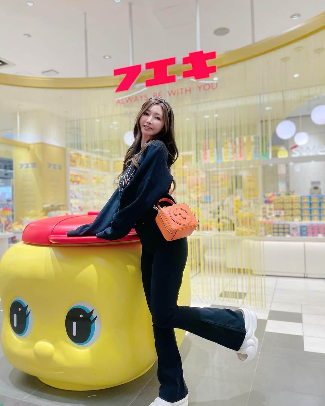 愛弓りょうのインスタグラム：「またまたまたまたお慕いしているふえき様にお会いして来ました☺️ ・ ・ ・ ・ #ふえきのり #ふえきくん #心斎橋parco #愛弓りょう」