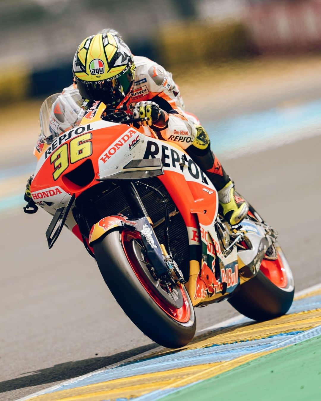 レプソル・ホンダさんのインスタグラム写真 - (レプソル・ホンダInstagram)「Putting on a show.  #FrenchGP」6月1日 23時41分 - hrc_motogp