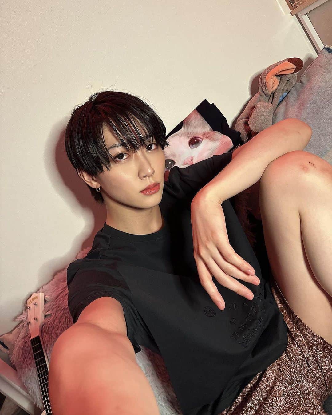 武本悠佑（ゆっけ）のインスタグラム：「inReal...xxx  #소통 #좋아요환영 #셀카 #셀카놀이 #셀카타임 #셀카샷 #셀피 #셀카그램  #黒髪 #透明感 #色白 #韓国 #style #fashiongram #selca  #얼스타그램 #데일리룩 #데일리룩코디 #패션 #오오티디 #옷 #패션스타그램」