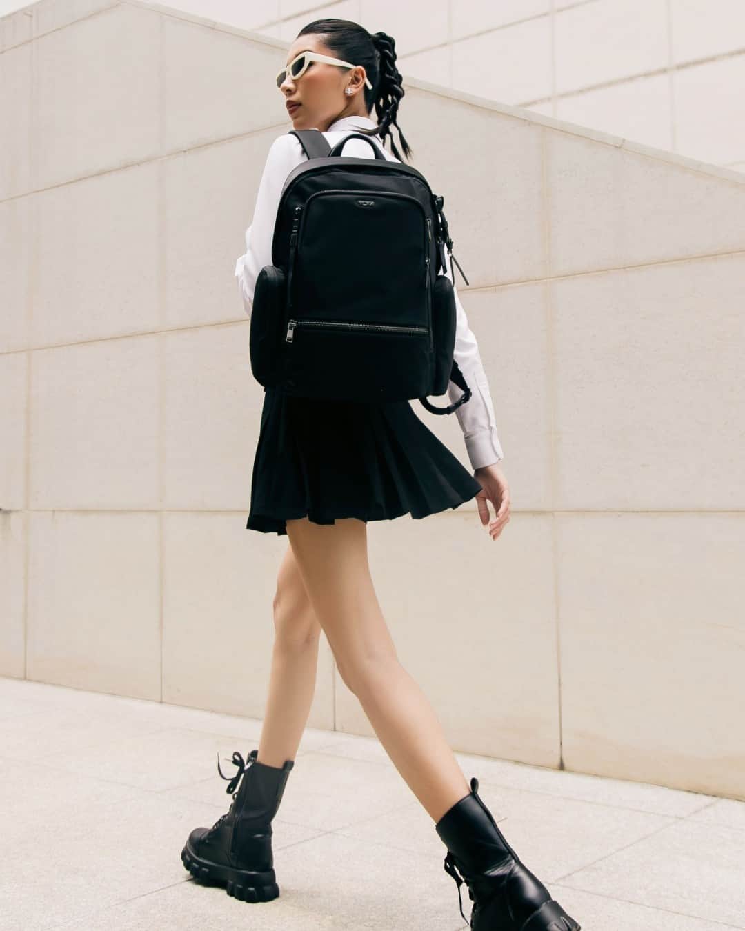 トゥミさんのインスタグラム写真 - (トゥミInstagram)「Designed to make every journey (and commute) easier. @donganhquynh shows us how she styles her Celina Backpack.   #TUMI」6月1日 23時52分 - tumitravel