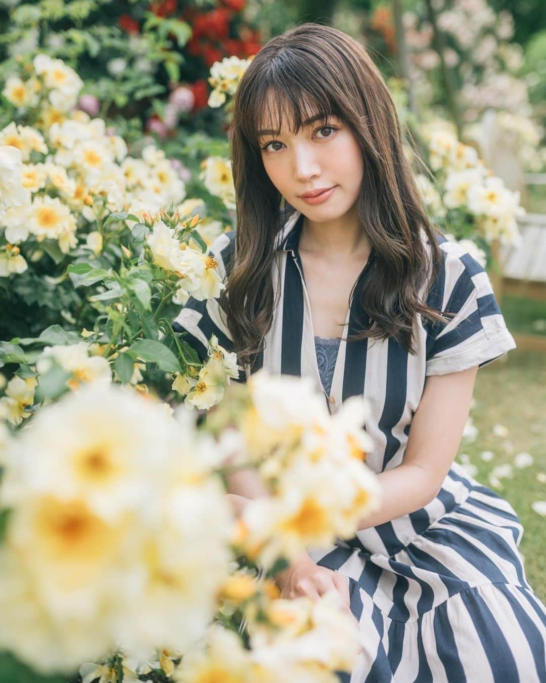 ののさんのインスタグラム写真 - (ののInstagram)「. 黄色も好き🌼  👗#zara  Photographer @tn_square   #ポートレート#ポトレ#ザラ#ザラジョ#ザラコーデ#ザラ購入品#ワンピ#ワンピース#プチプラコーデ#バラ#ばら#はなまっぷ#バラ園#薔薇#薔薇園#関西モデル#モデル#モデル撮影#大阪#大阪モデル#portrait#rose」6月2日 7時00分 - nonoko0309