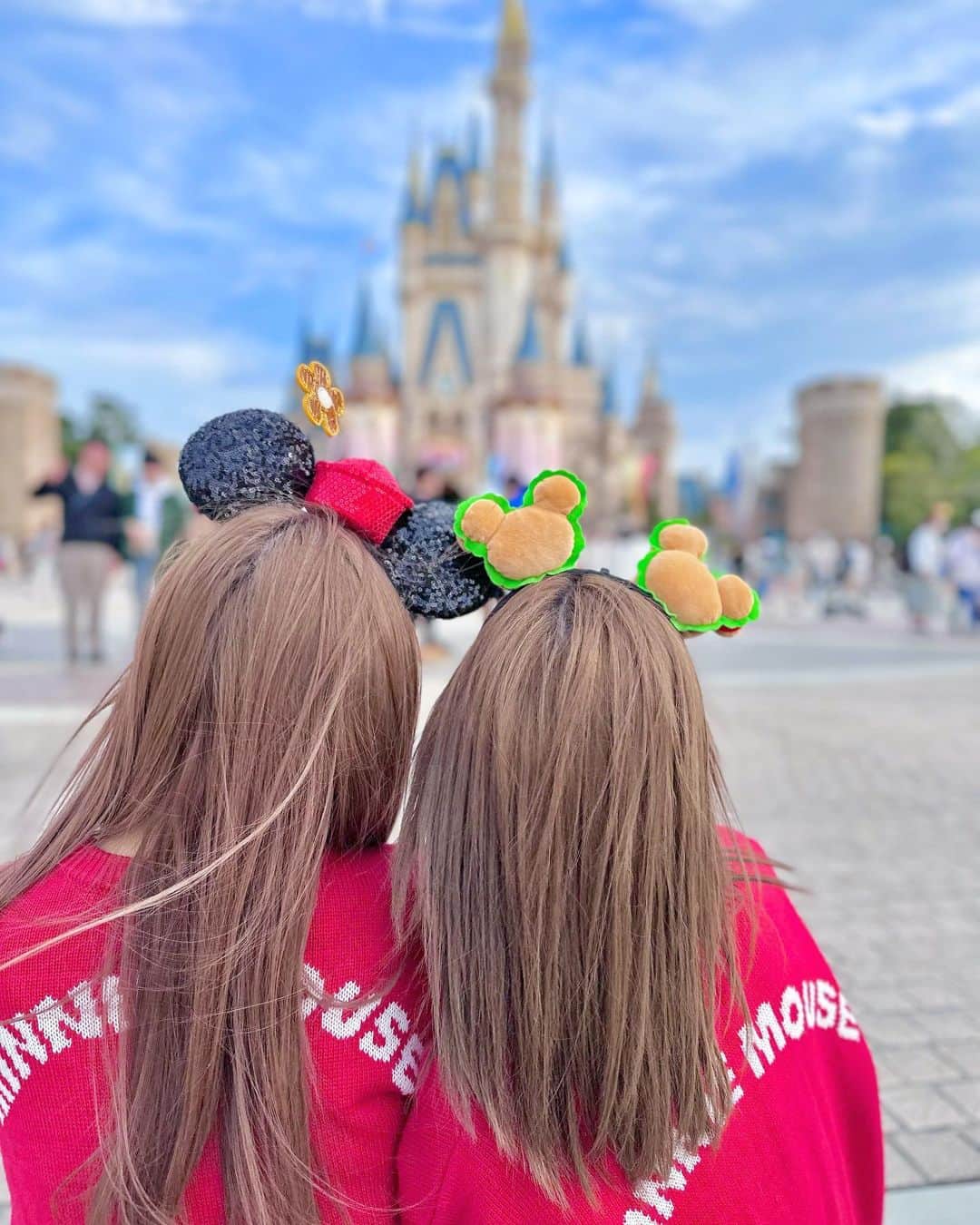 𝕊𝕙𝕚𝕚𝕚のインスタグラム：「⁡ ⁡ ⁡ Tokyo Disneyland 40th anniversary ♥🐭🏰🎉 ⁡ Dreams do come true🩵👗🪞💎🪄︎︎✨ ⁡ ⁡ #tokyodisneyland  #tokyodisneysea #tokyodisneyresort #disneylover  #tdl #tokyodisneyland40th  #disneyland  #🐭🏰 #東京ディズニーリゾート  #東京ディズニーランド #東京ディズニーシー  #東京ディズニーランド40周年」