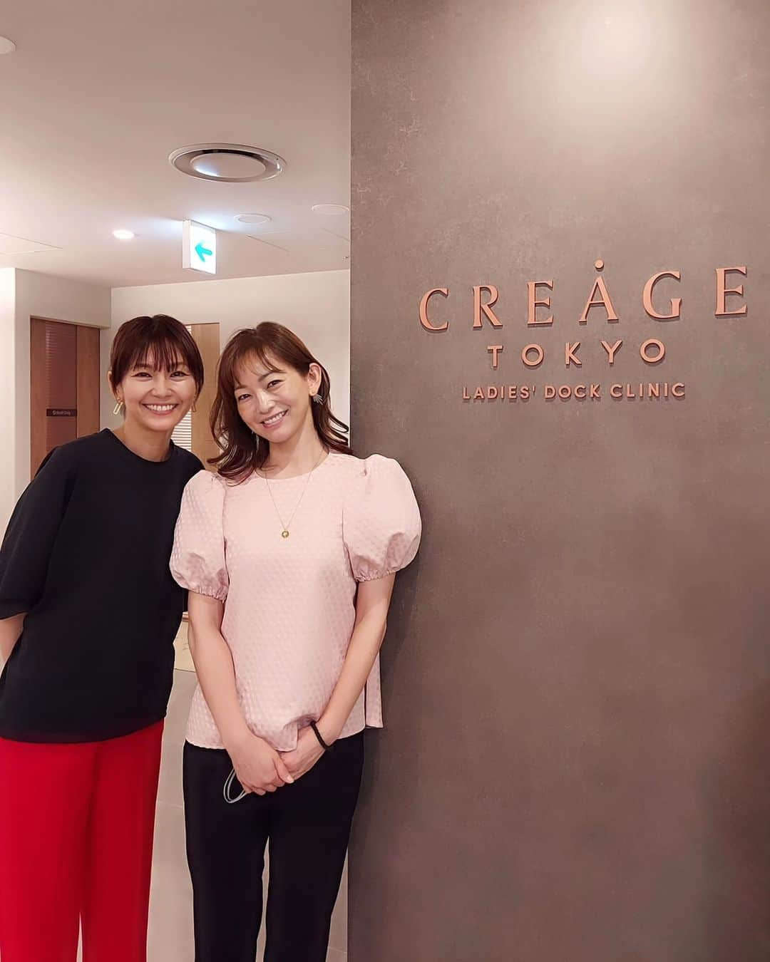 佐藤純さんのインスタグラム写真 - (佐藤純Instagram)「昨日はナオちゃんと　@creagetokyo_ld　でYOU健診を受けてきました😊  YOU健診とは子宮・卵巣・大腸・乳房の疾患を総合的に検査できるプランです。  普段はあまり気が乗らない婦人科検診だけど…　ホテルのような院内で、先生やスタッフの皆さんが全員女性なので安心して受診できました。  不安だったり、待ち時間が長そうなイメージだったので、ナオちゃんと一緒に予約をしたけど、ビックリするくらい診察がスムーズでサクサク終わっちゃた‼️  次は大腸検査も予約しました。  初めての大腸検査なのでドキドキでしたが、検査の流れを丁寧に説明してくれて、こんなキレイなところでできるならちょっと楽しみ😆  昨日の検査結果は、郵送で自宅に送られます。  結果はまだだけど、なんだか、ほっとしました😊  婦人科検診！ここ！本当にオススメです❤  #クレアージュ東京レディースドッククリニック  #CREAGETOKYO  #YOU健診 #婦人科検診  #レディースドック  #健康診断  #人間ドック  #乳がん検診  #マンモグラフィ」6月1日 16時03分 - junsatoidea