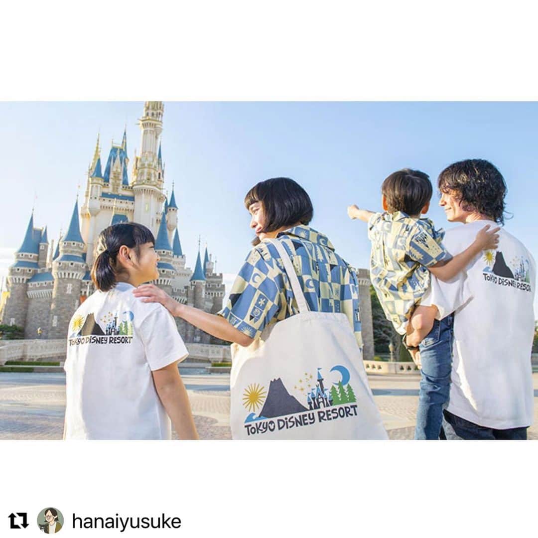 山口尚美のインスタグラム：「夢のように幸せな体験でした🥹🌈🏰🎆 本当にありがとうございます🙇‍♀️❣️❣️❣️✨ #Repost @hanaiyusuke with @use.repost ・・・ New graphic for Tokyo Disney Resort merchandise. Made from environmental friendly materials. @tokyodisneyresort_official  東京ディズニーリゾートの新しいグッズのグラフィックを作りました。東京ディズニーランド、東京ディズニーシー、ディズニーリゾートアプリで購入できます。 僕のグラフィックが入ったグッズはディズニーリゾートの新しいコンセプトのグッズ「Let’s start where we can」の一部で、全て環境に優しい素材で作られています。 娘達にも喜んでもらえる仕事が出来ました笑 友人の永井君ファミリーに着てもらってモデルになってもらいましたよ。」