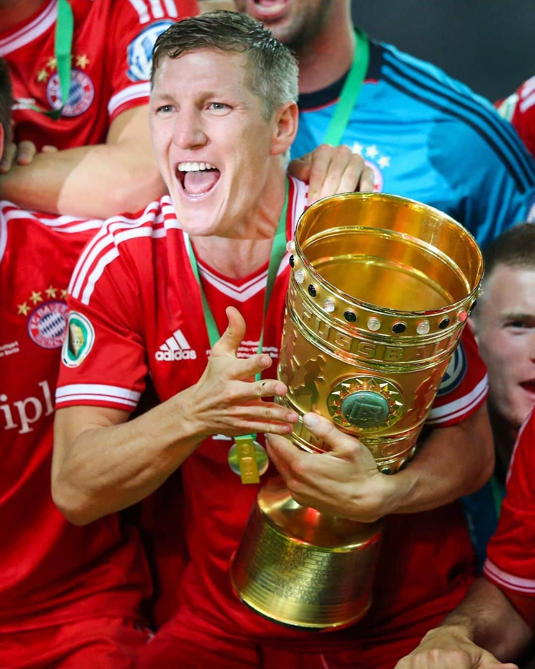 バスティアン・シュヴァインシュタイガーさんのインスタグラム写真 (バスティアン・シュヴァインシュタイガーInstagram)「On