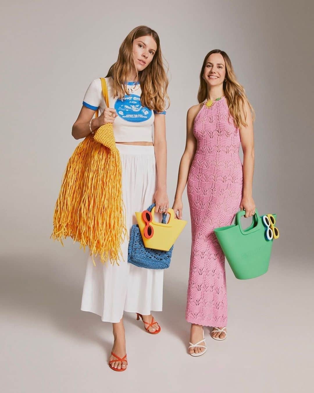 MANGOのインスタグラム：「Mango Live Shopping 🛍️ The time has come! Today at 7 pm CEST at mango.com and the Mango app, join our hosts fashion journalist @monicaainleydlv and Mango’s Trend Forecaster @agnesaballi, to discover what do you need to create the ultimate summer suitcase, whatever your destination!   #MangoLiveShopping」