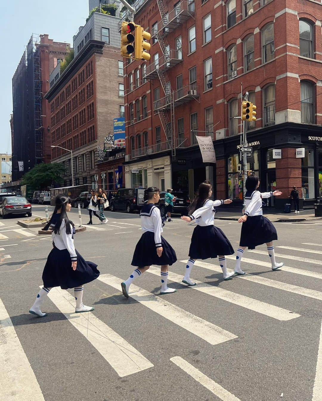 のインスタグラム：「AG! in NEWYORK 🇺🇸🗽Memories✨ We came to NY for the first time! We made a our new history there. Thank you to everyone who met us in NY.💫」