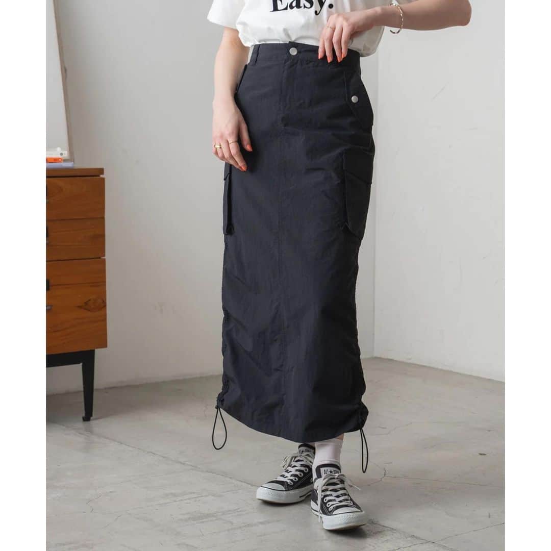 WEGOさんのインスタグラム写真 - (WEGOInstagram)「#WEGOTEE 🌞🌴  ✔︎タイダイBIGTシャツ ¥3,299(税込) ✔︎ ナイロンドロストカーゴロングスカート ¥4,399(税込)  インパクトのある夏らしいタイダイ柄Tシャツに、今季大注目のカーゴロングスカートを合わせたストリートな夏のTシャツコーデ。  #WEGO #ウィゴー #Tシャツキャンペーン #tシャツコーデ #タイダイtシャツ #カーゴ」6月1日 16時46分 - wego_official
