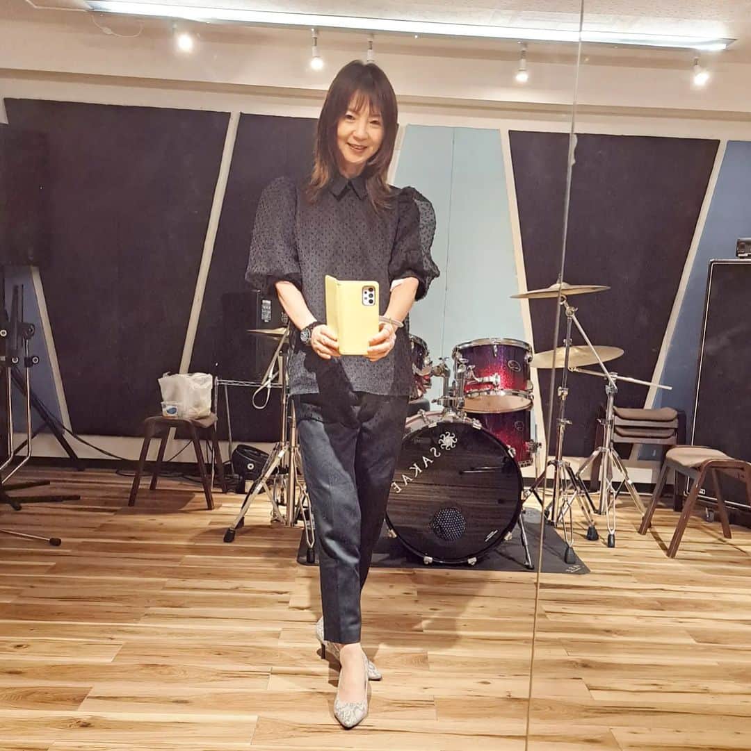 のインスタグラム：「こないだ谷口流々のロケできたellaさんの衣装お買い取り。大きなパフスリーブがほんま可愛い❤️ #谷口流々 #谷口キヨコ#キヨピー　#キヨピーエコバッグ #ella #検査あと　#なんとか歩けた」