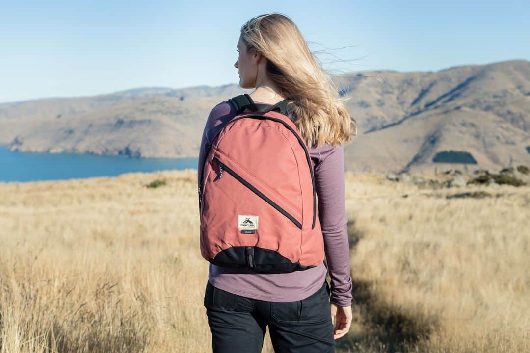 マックパックさんのインスタグラム写真 - (マックパックInstagram)「Our Litealp has been a staple since the early days. The original was among the first generation of teardrop backpacks, and its iconic design has remained unchanged for decades. In the 90s we switched from nylon to our legendary AzTec® 12 ounce canvas. This hard-wearing fabric continues to improve with age, and it’s proven itself on everything from international travel to the rough and tumble of daily school life. #macpacheritage #macpac #weatheranything」6月1日 17時02分 - macpac