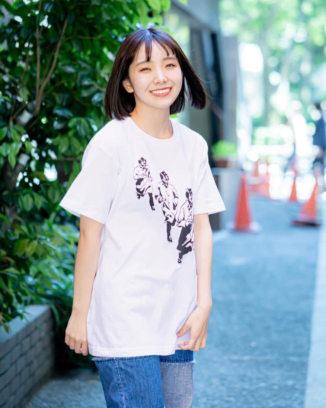 桜井えまさんのインスタグラム写真 - (桜井えまInstagram)「· ✏️お知らせです➰  ラバーガールさんの新作Tシャツのモデルをさせていただきました！- ̗̀ 📢  シンプルなのにめちゃめちゃ癖強くて可愛かったです♡ サイズも色々あるので是非チェックしてみてください✔ → https://tobinagasan.stores.jp/  ※飛永さんにパンが似合うねって言って貰えて嬉しかったです（笑）   #ラバーガール さん #新作tシャツ  #エビ中  #桜井えま  #model #07  #モデル撮影」6月1日 17時14分 - emma_sakurai_official