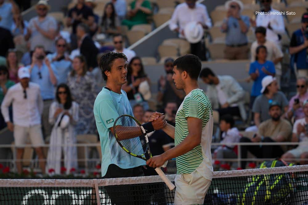 ダニエル太郎さんのインスタグラム写真 - (ダニエル太郎Instagram)「Thank you @rolandgarros for great atmosphere on court! It was a great end to the clay season. Yesterday it felt like there were some tiny chances but at the same time feeling like getting run over by a truck 😅 will take a bit of time off and come back soon🙇 Thanks everyone for the support ! Mucha suerte crack @carlitosalcarazz   全仏が終わりました。昨日はチャンスも見えた同時にトラックに押し込まれる圧力みたいな感覚で色々な気持ちが湧きました。観客とも最大の舞台で繋がる事ができてエネルギーもらえました！少し休んで次に備えます！応援ありがとうございました！  写真📸Hiroshi Sato」6月1日 17時31分 - tarodaniel