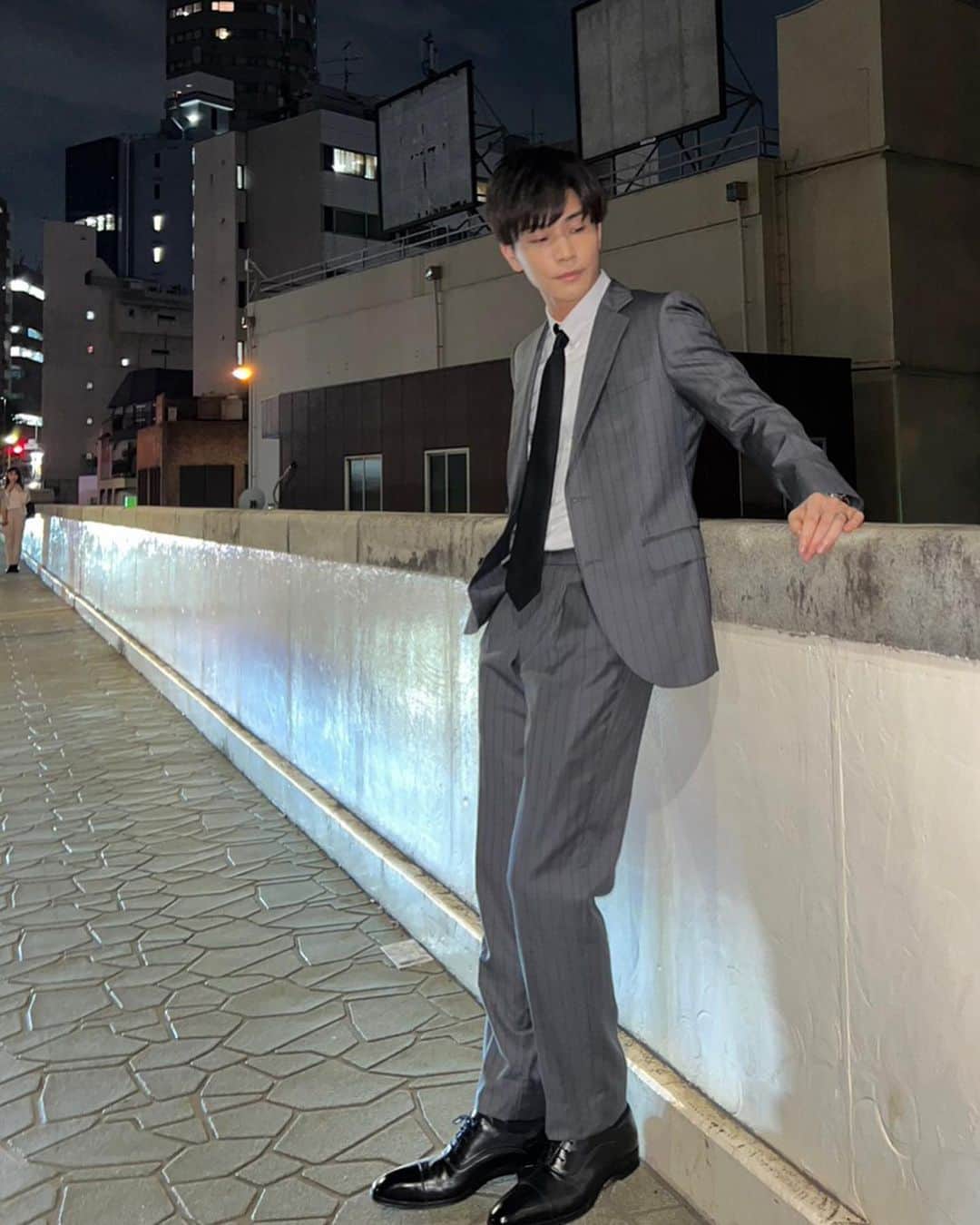 岩田剛典さんのインスタグラム写真 - (岩田剛典Instagram)「あなたがしてくれなくても 今夜第8話。  撮影もラストスパートです👔  @anataga_drama   宜しくお願い致します😌  #あなたがしてくれなくても」6月1日 17時28分 - takanori_iwata_official