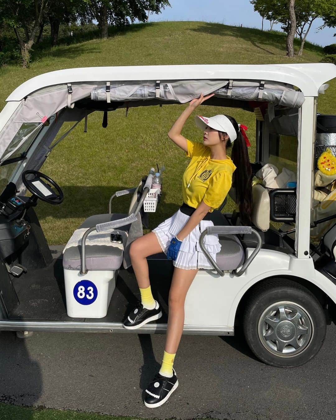 キュリ さんのインスタグラム写真 - (キュリ Instagram)「때론 발랄하게! 노랑노랑 Summer Golf Look! 🟡🔵 동반자들과 시밀러룩 으로 맞춰 입으니  라운딩이 더 재밋네!?🐥  @pearlygates_korea @creasmall_  #파리게이츠 #pearlygates #크리스몰 #pg_club」6月1日 17時30分 - qtfreet