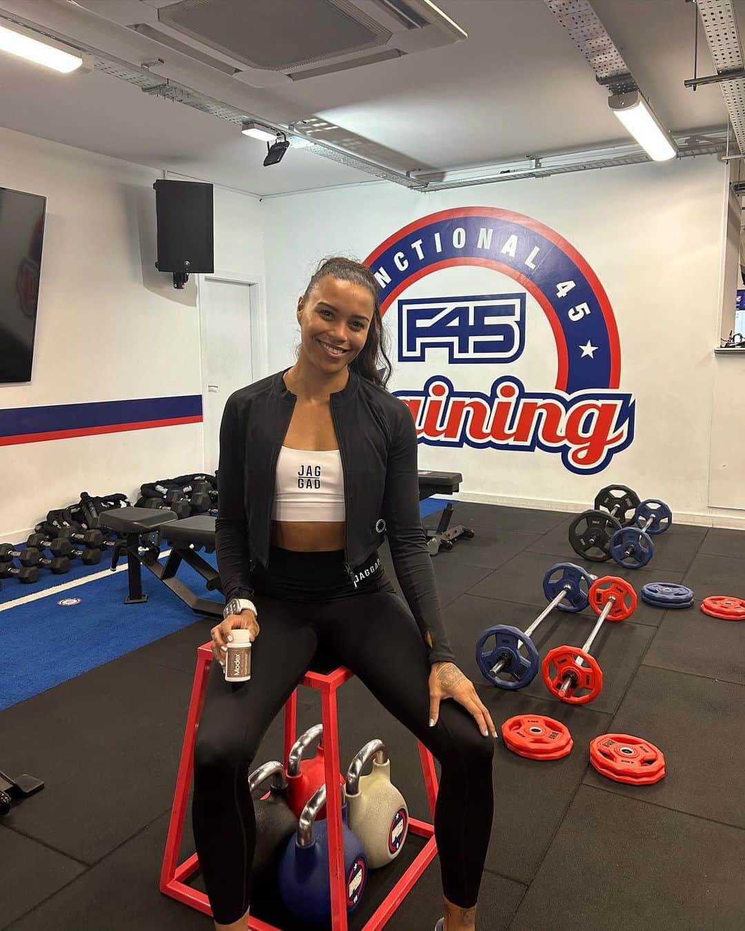 のインスタグラム：「First stop in Manchester with @modexnatural helping me get through training! 🙌🏾🔥 Modex is now available at Blooms the Chemist - Aus wide! Shop here https://www.bloomsthechemist.com.au/store-finder  PS- thanks for having me 🫶🏾 @f45training_manchesternq @f45_training #Modex #DoMoreNaturally #F45 #ad」