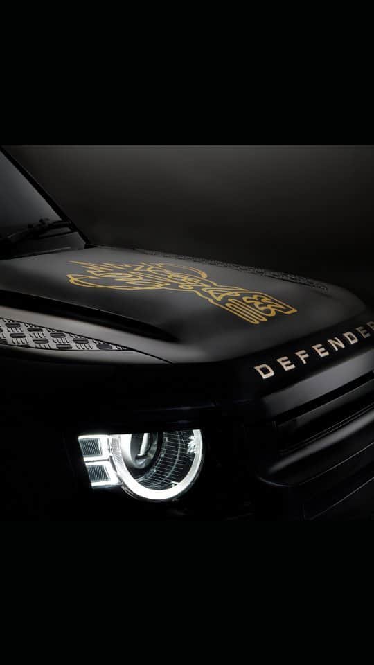 Land Roverのインスタグラム：「Pride of place.  The Electric Hybrid Defender 110, exclusively designed to showcase the Webb Ellis Cup.   #Defender #RWC2023」