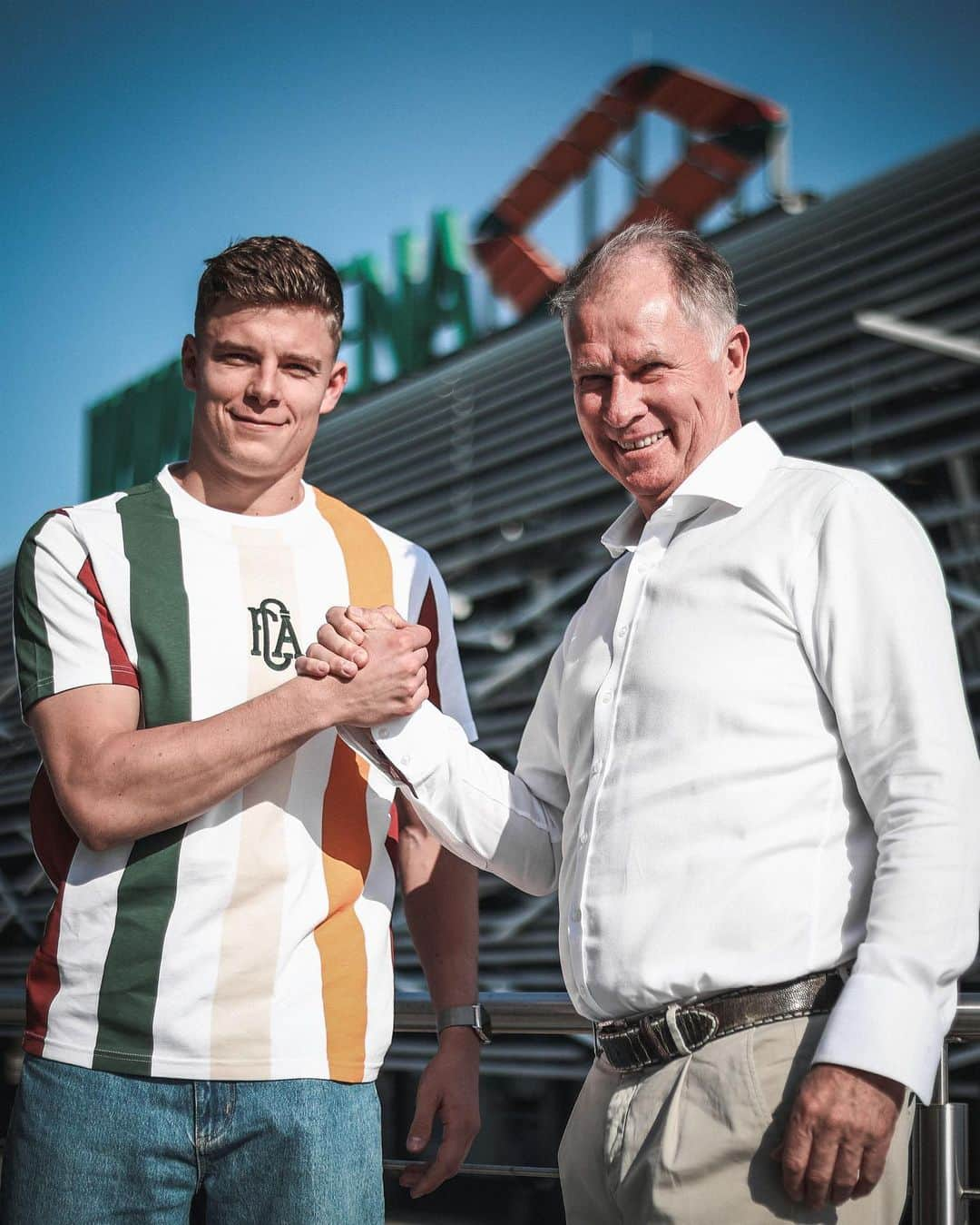 FCアウクスブルクさんのインスタグラム写真 - (FCアウクスブルクInstagram)「Servus, Finn! ✌️ Der #FCA hat mit @finndahmen einen neuen Torhüter verpflichtet, der deutsche U21-Europameister kommt ablösefrei an den Lech. Willkommen bei ❤️💚🤍!   #Dahmen2026 #FCA1907 #fcaugsburg #Transfer」6月1日 18時00分 - fcaugsburg1907