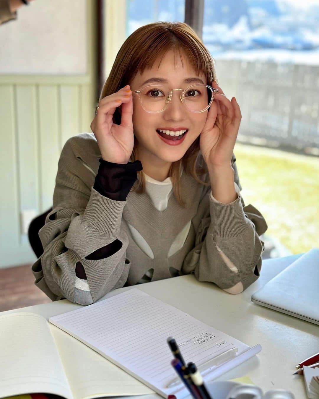 伊藤千晃のインスタグラム：「もう6月だ！！はっやー💦 ⁡ 毎日時間に追われバタバタ過ごす日が続いてるけど、 ⁡ 今月はミニアルバムのリリイベやりますよー😊 ⁡ 6/17  AOYAMA GRAND HALL（東京） 6/18 オンラインイベント（どこからでも♡） ⁡ お待ちしてまーす✨ 詳しくはHPをチェックしてね😉  #カフェラテ飲むか」