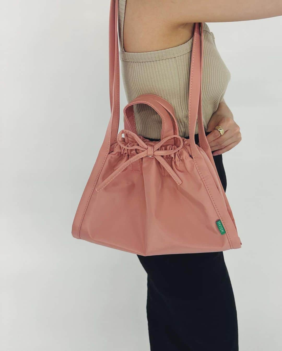 エディットフォールルさんのインスタグラム写真 - (エディットフォールルInstagram)「. HVISK 6.3 11:00 new in  handle bag  col:green,pink ¥12,000+tax  .」6月1日 18時19分 - editforlulu_official