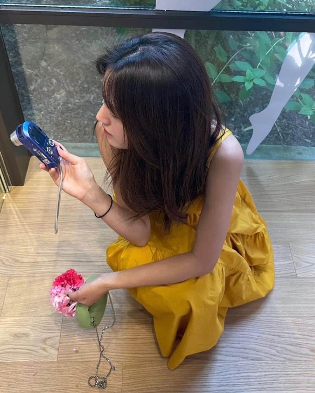 イ・ハウンのインスタグラム：「어제 살면서 본 적도 들어본 적도 없는 약과 샌드위치를 먹었다. 그 쫀득쫀득한 식감이 잊혀지지 않아🥺 또 먹으러 가야지」