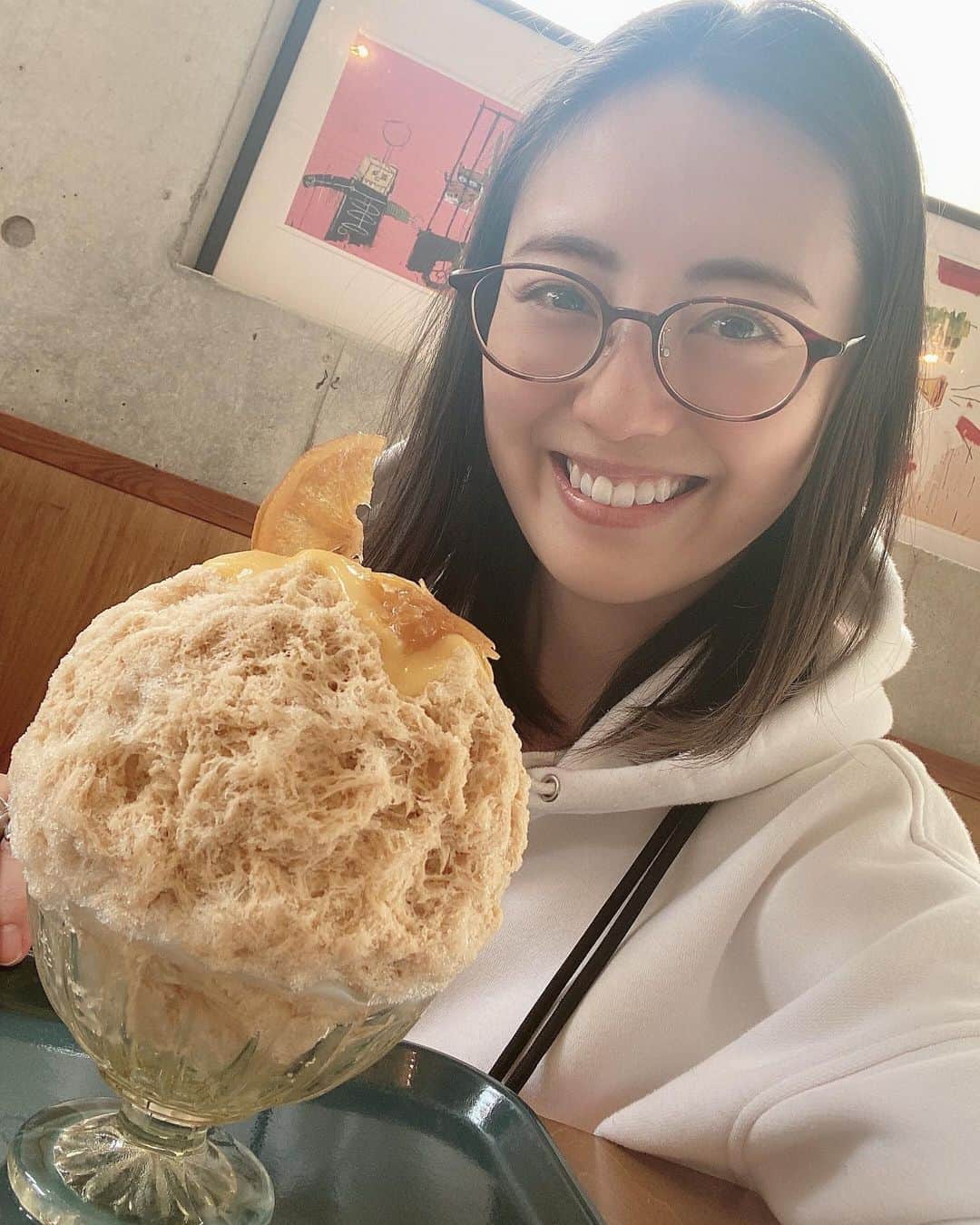 沢井美優のインスタグラム：「めがねおおいね🤓🧡  #沢井はかき氷です #🍧  #かき氷 #かき氷大好き  #かき氷は人を幸せにする #🧡　 　 #笑顔溢れる毎日を  #明日もきっと素敵な一日 #🍀」