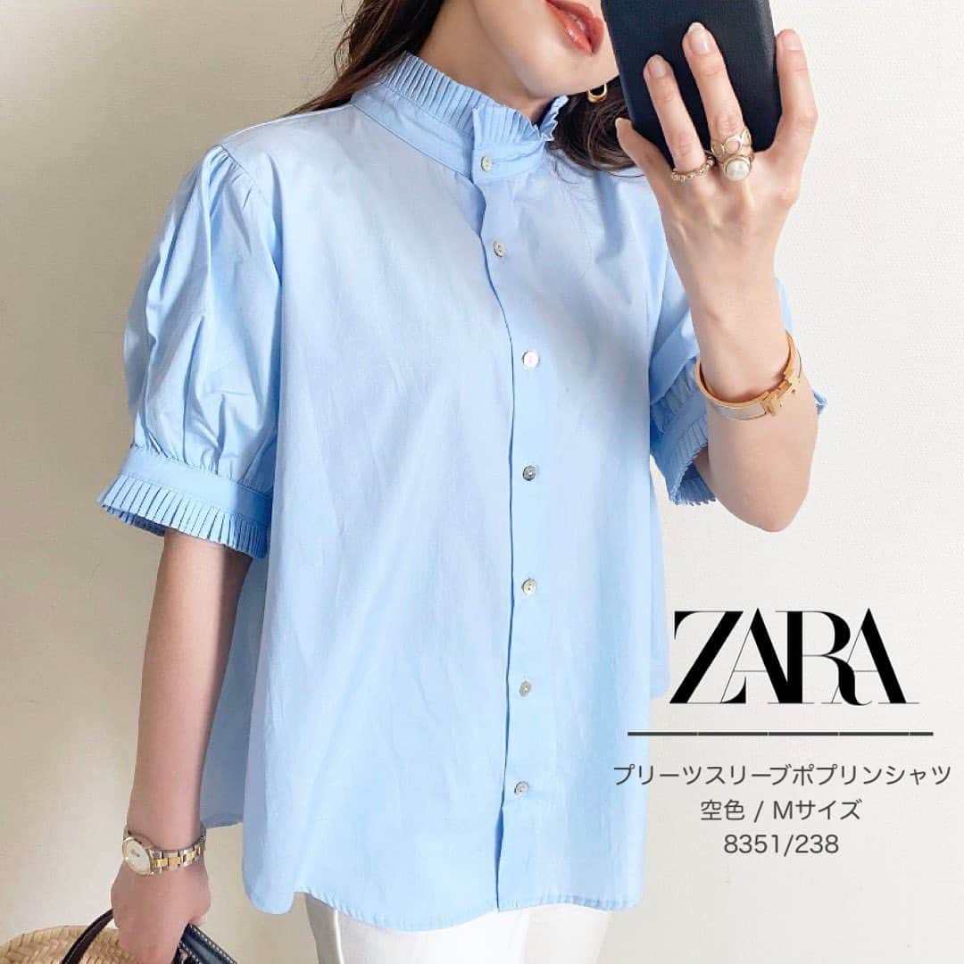のインスタグラム：「𝐙𝐀𝐑𝐀コーデ♡  ふらっとZARAに寄ったら 可愛かったので連れて帰った☺︎ アプリで見た時は何とも思わなかったのに 実際見ると可愛い子♡  @zara  🏷️#プリーツスリーブポプリンシャツ   今回ピッタリサイズじゃなくて ゆるっと着たくて あえてのMサイズにしたよ🙌 パンツ合わせでもお尻が隠れて良き✧︎*。  coordinate item pants #plst  sandal #foremosmarco  bag #iacucci  . . . . . #zara #zaraコーデ #ブラウス #シャツコーデ #綺麗めコーデ #大人かわいい #大人かわいいコーデ #夏コーデ #ママコーデ #低身長コーデ #小柄コーデ #おちびの輪 #ザラ購入品 #ザラジョ #骨格ストレート #locari #ootdfashion #アラフォーコーデ」